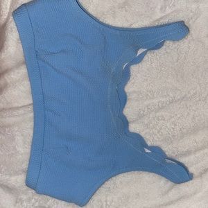 Light blue ribbed, scallop trimmed bikini set!